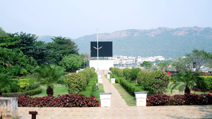 Seongchungwon (National Cemetery)